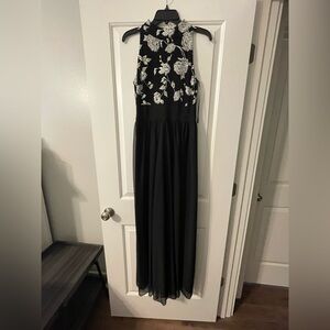 Leslie Fay Black and White Floral Maxi Dress